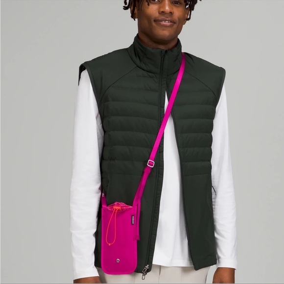 lululemon athletica Handbags - 🍋 Lululemon 🍋 Drawcord Top-Cinch Crossbody NWT! Ripened Raspberry / Autumn Red